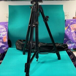 Black NWOT Adjustable Easel Tripod for Art or Drawing